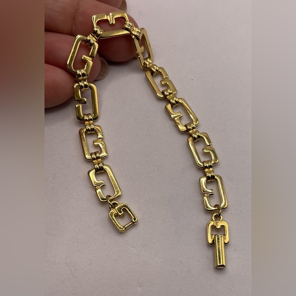 Vintage Signed Givenchy Gold Tone Logo G's Chain Link Statement Bracelet - Picture 9 of 11